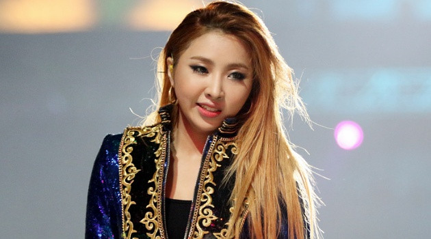 Ảnh Minzy biểu diễn