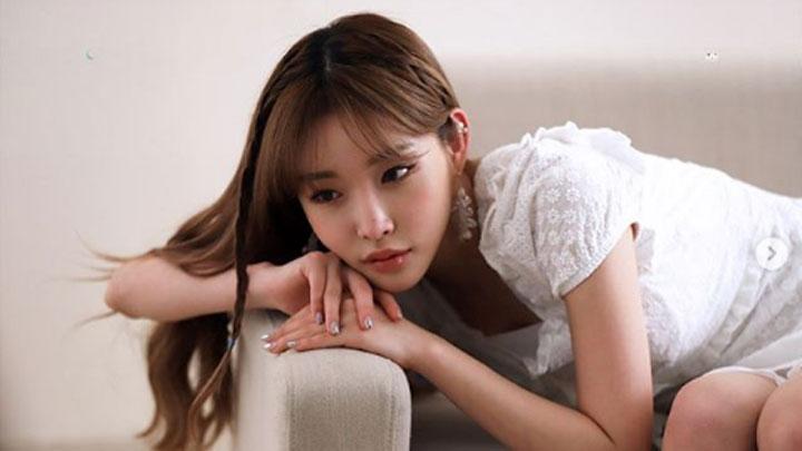 Chung Ha với phong cách biểu diễn ấn tượng