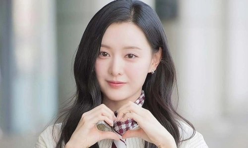 Kim Ji Won trong Nữ hoàng nước mắt