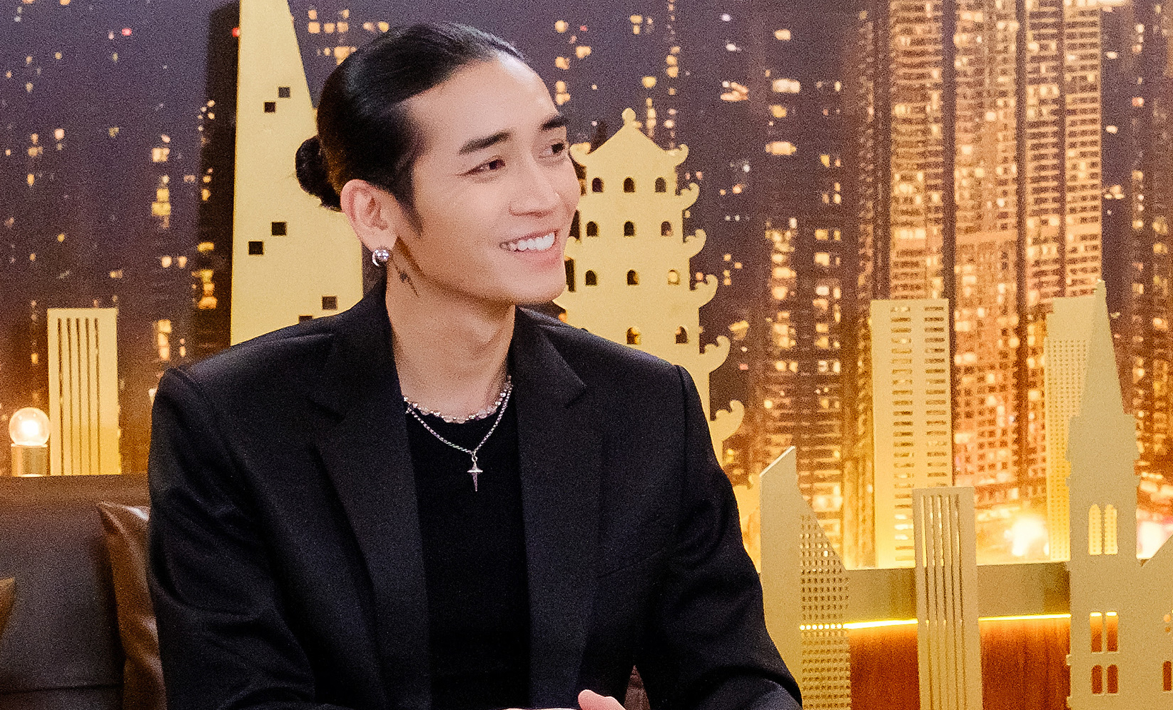 BB Trần trên sân khấu