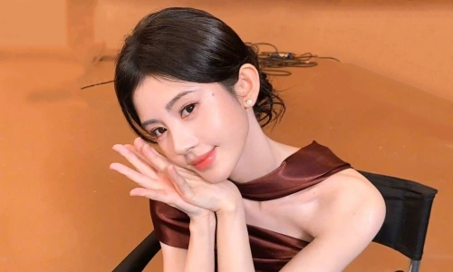 Ảnh minh họa Cúc Tịnh Y