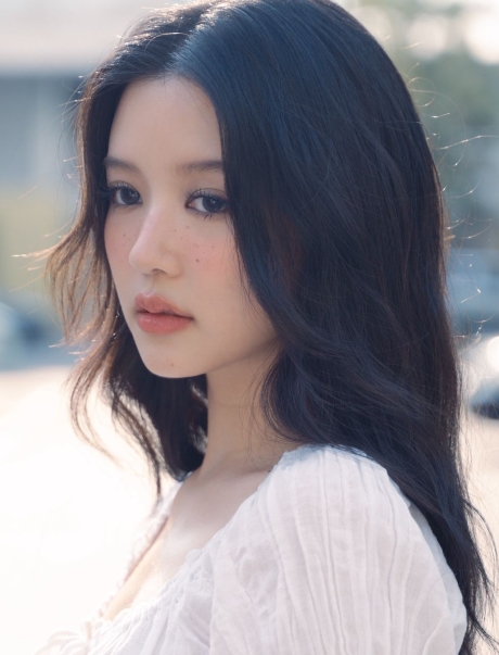 Ảnh June Plearngpichaya 02