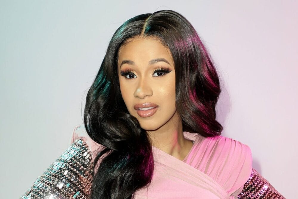 Cardi B biểu diễn