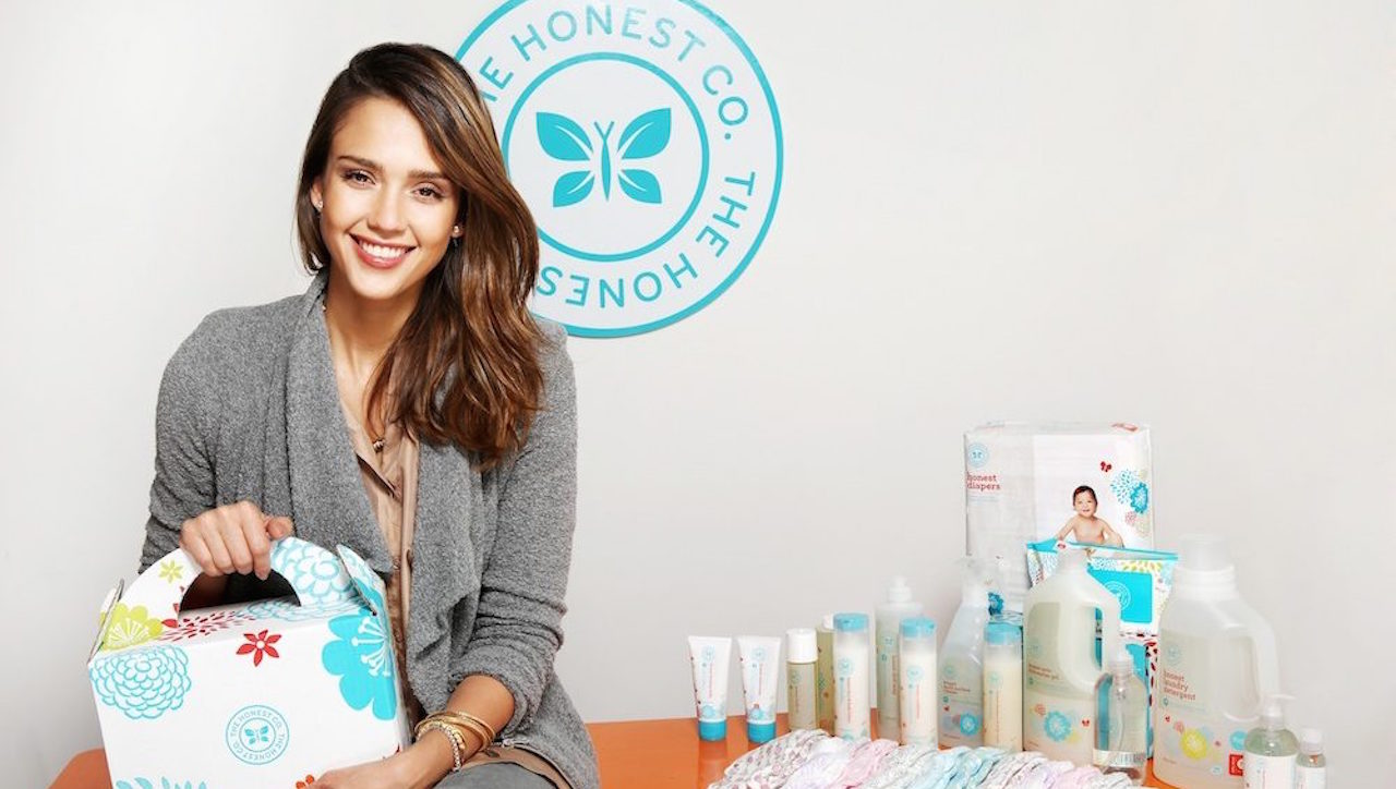 Jessica Alba và các sản phẩm của Honest Company.