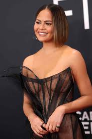 Chrissy Teigen cùng gia đình