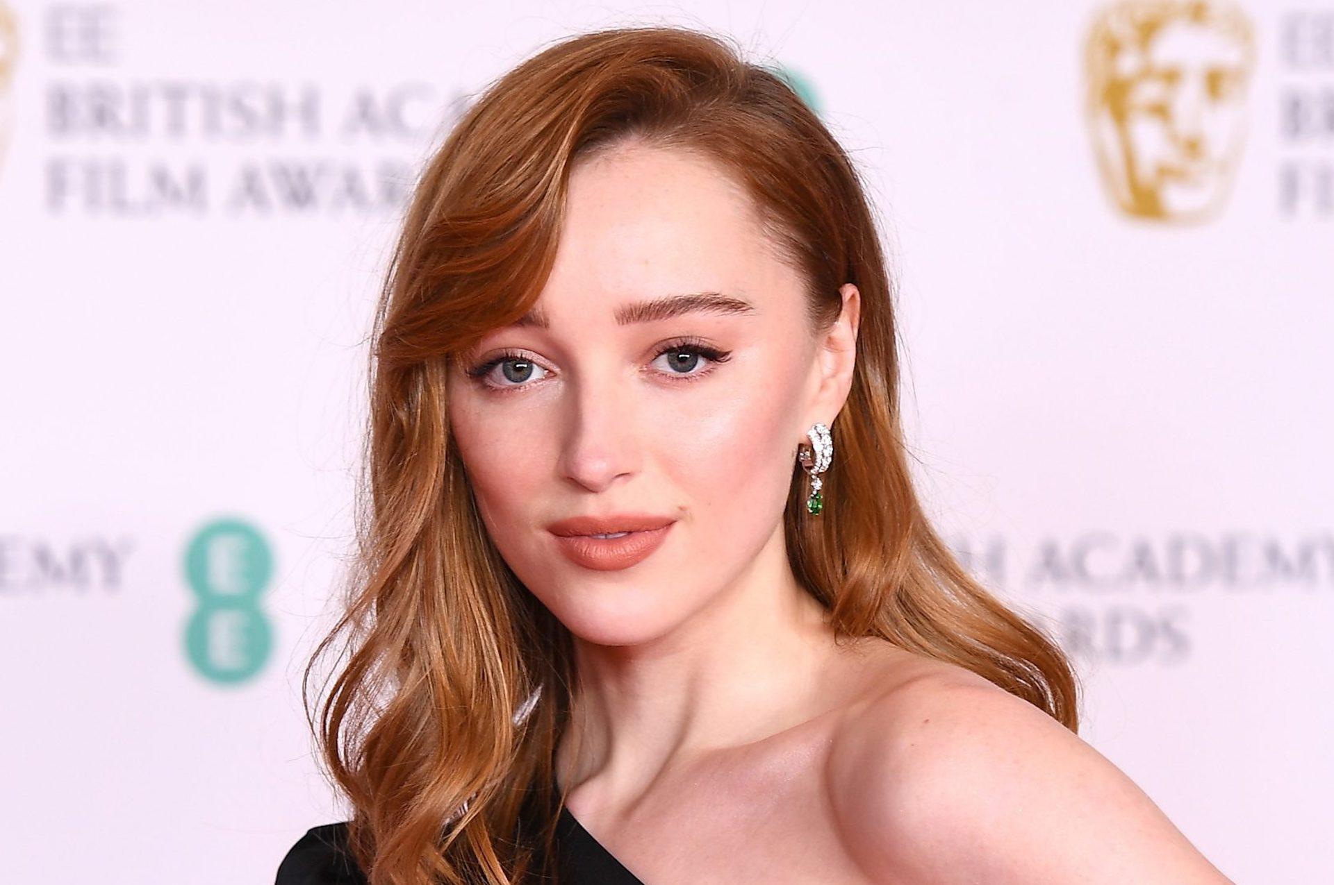 Ảnh Phoebe Dynevor